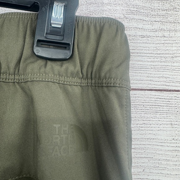The North Face Olive‎ Green Hiking Pants Cropped Elastic Waist Womens Medium O - Picture 7 of 9